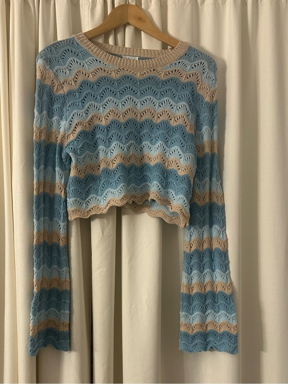 Le lis sweater